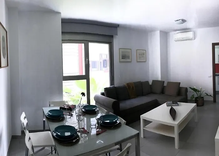 New Cozy Next To The Beach!