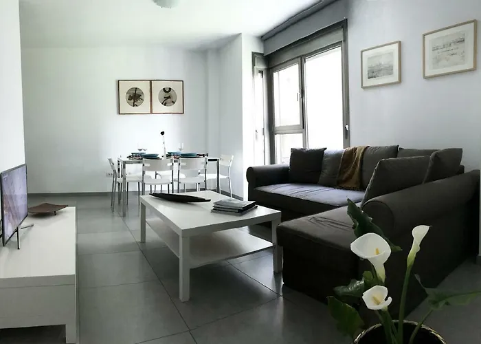 New Cozy Next To The Beach!